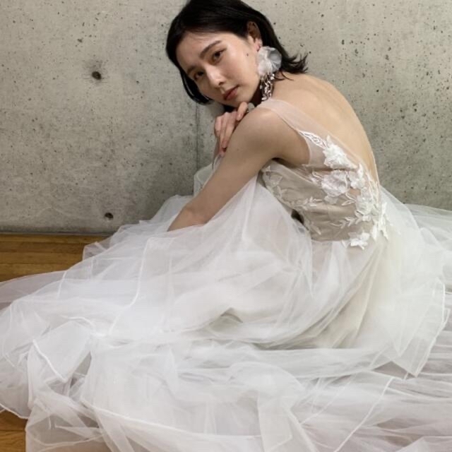 ウエディングドレス ティアード フリル 刺繍 レディースのフォーマル/ドレス(ウェディングドレス)の商品写真