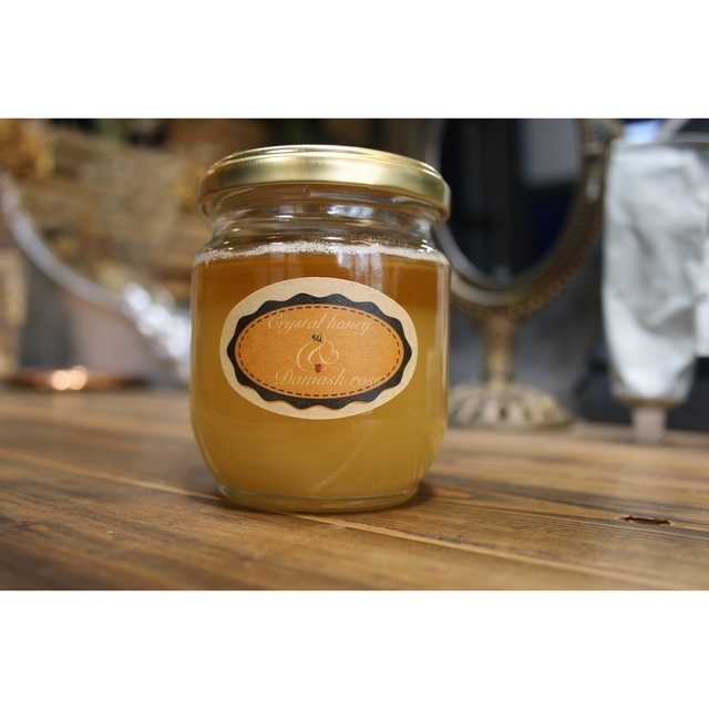 大人気🍯✨美容に✨家族の健康🙆‍♀️【高濃度生蜂蜜】と【ダマスクローズ入り】 食品/飲料/酒の健康食品(その他)の商品写真