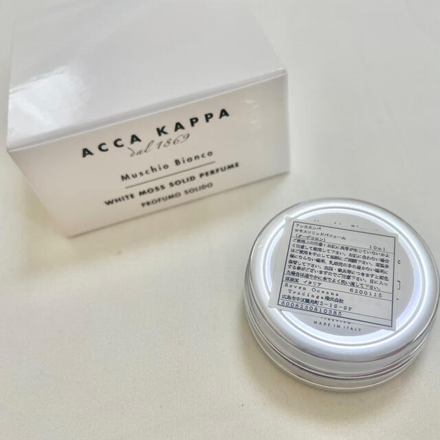 acca(アッカ)の【ティアレ様専用】ACCAKAPPA ホワイトモス ソリッドパフューム 10ml コスメ/美容の香水(ユニセックス)の商品写真