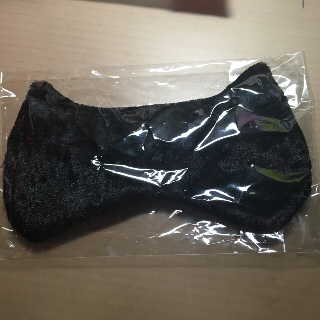 【新品・未開封】シルク黒猫アイマスク コスメ/美容のリラクゼーション(その他)の商品写真