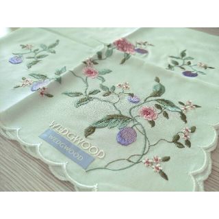 ウェッジウッド(WEDGWOOD)の☆新品☆ Wedgwood ミントグリーンが美しい♪華やか刺繍がたっぷりハンカ(ハンカチ)