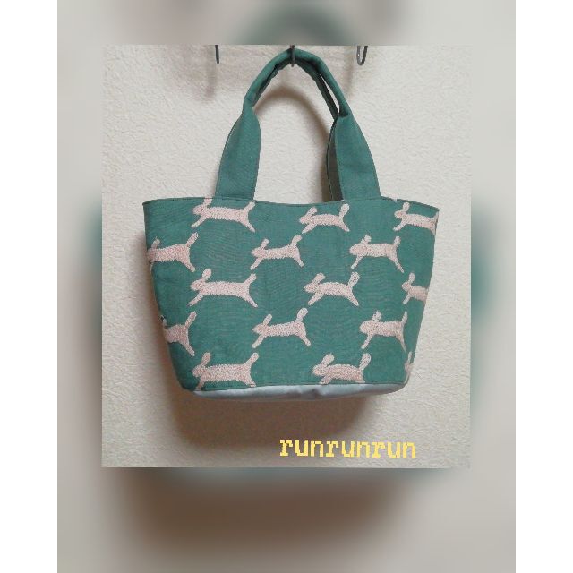 mina perhonen(ミナペルホネン)の⭐ミナペルホネン　runrunrunランランランの可愛いカワイイまるっとバッグ❣ レディースのバッグ(ハンドバッグ)の商品写真