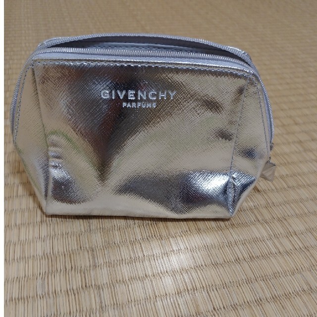 GIVENCHY(ジバンシィ)のGIVENCHYポーチ レディースのファッション小物(ポーチ)の商品写真