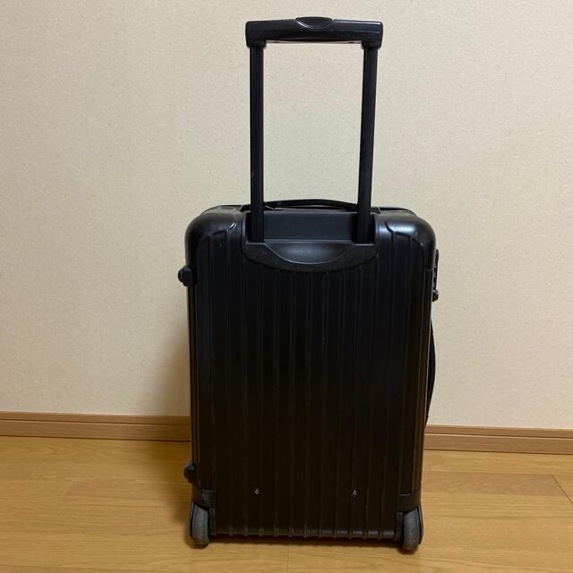 RIMOWA(リモワ)の【sickboy様専用】リモワサルサ 35L ブラック 2輪 RIMOWA インテリア/住まい/日用品の日用品/生活雑貨/旅行(旅行用品)の商品写真