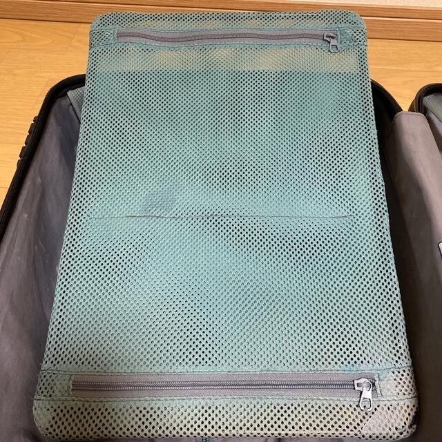 RIMOWA(リモワ)の【sickboy様専用】リモワサルサ 35L ブラック 2輪 RIMOWA インテリア/住まい/日用品の日用品/生活雑貨/旅行(旅行用品)の商品写真