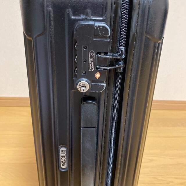 RIMOWA(リモワ)の【sickboy様専用】リモワサルサ 35L ブラック 2輪 RIMOWA インテリア/住まい/日用品の日用品/生活雑貨/旅行(旅行用品)の商品写真