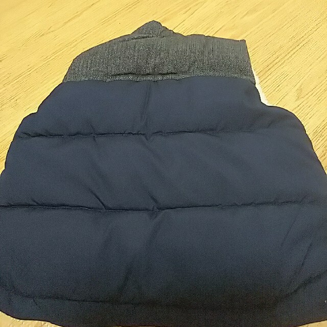 babyGAP(ベビーギャップ)のbabygap 裏ボア ダウンベスト 70cm キッズ/ベビー/マタニティのベビー服(~85cm)(ジャケット/コート)の商品写真