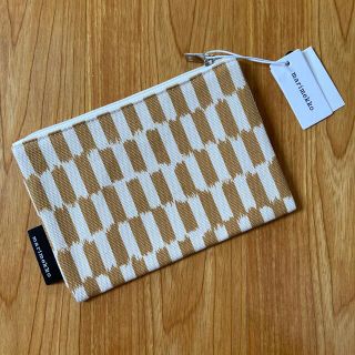 マリメッコ(marimekko)の【未使用タグ付】マリメッコ PIEKANA ベージュ★ファスナーポーチ(ポーチ)