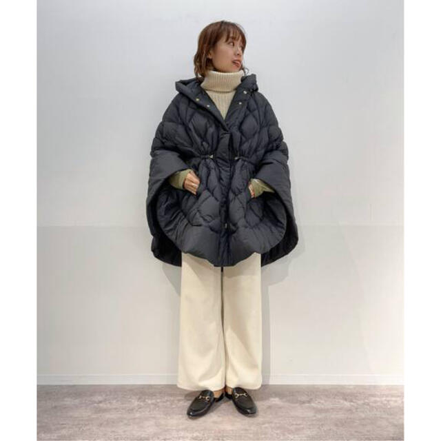 WOOLRICH(ウールリッチ)の未使用品　ウールリッチ　WOOLRICH キルティングケープ　SMサイズ レディースのジャケット/アウター(ダウンコート)の商品写真