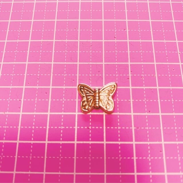 蝶々 Butterfly ビーズ メタルビーズ ハンドメイド ハンドメイドの素材/材料(各種パーツ)の商品写真