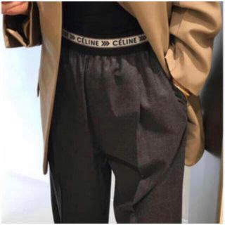 セリーヌ(celine)の明日22日クーポンまで限定お値下げ中✨大人気 セリーヌロゴパンツ フィービー 期(カジュアルパンツ)