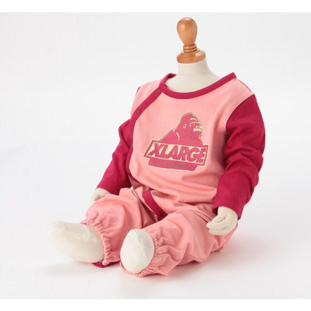 XLARGE(エクストララージ)のXLARGE KIDS 配色ゴリラ長袖カバーオール　エクストララージ  ネイビー キッズ/ベビー/マタニティのベビー服(~85cm)(カバーオール)の商品写真