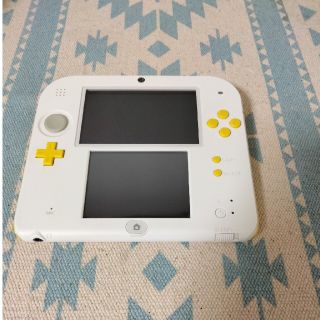 ニンテンドー3DS(ニンテンドー3DS)の2DS　マリオ　ホワイトイエロー　バージョンレア(携帯用ゲーム機本体)