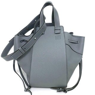 ロエベ 巾着の通販 700点以上 | LOEWEを買うならラクマ