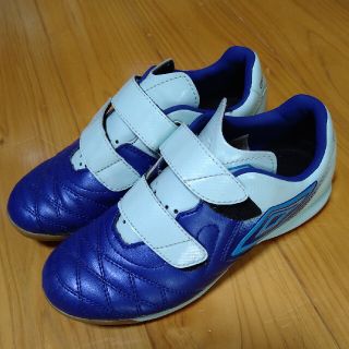 アンブロ(UMBRO)のUMBRO　フットサルシューズ　体育館(シューズ)