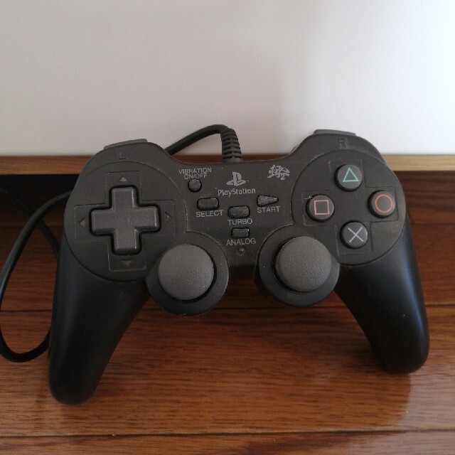 PlayStation2(プレイステーション2)のプレイステーション　コントローラー エンタメ/ホビーのゲームソフト/ゲーム機本体(その他)の商品写真