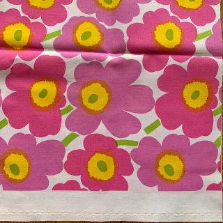 マリメッコ(marimekko)のmarimekko マリメッコ ミニウニッコ生地　 ピンク　廃盤   71×31(生地/糸)