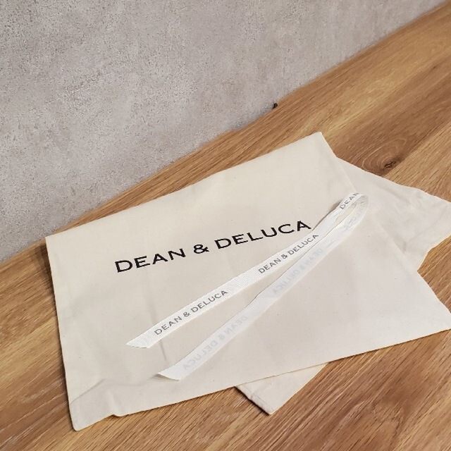 DEAN & DELUCA(ディーンアンドデルーカ)のディーンアンドデルーカ　ラッピング用布袋&リボン インテリア/住まい/日用品のオフィス用品(ラッピング/包装)の商品写真