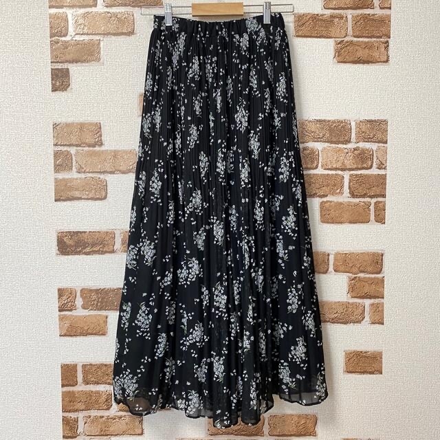 AZUL by moussy(アズールバイマウジー)のロングスカート　プリーツスカート　フレアスカート　小花柄　AZUL レディースのスカート(ロングスカート)の商品写真