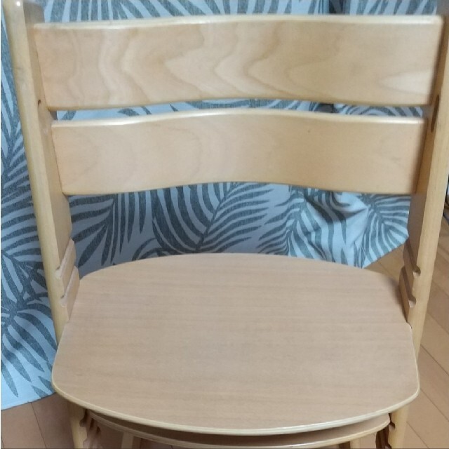 木製こども椅子 インテリア/住まい/日用品の椅子/チェア(デスクチェア)の商品写真