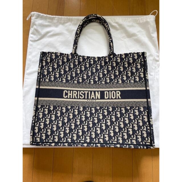 注目ブランドのギフト - Dior 【美品】Dior ラージ トートバッグ