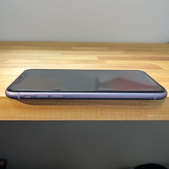 iPhone(アイフォーン)のアップル iPhone11 256GB パープル　中古 スマホ/家電/カメラのスマートフォン/携帯電話(スマートフォン本体)の商品写真