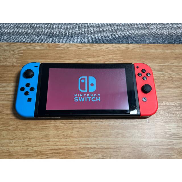 Nintendo Switch(ニンテンドースイッチ)のNintendo Switch スイッチ本体　ネオンブルー/ ネオンレッド エンタメ/ホビーのゲームソフト/ゲーム機本体(家庭用ゲーム機本体)の商品写真