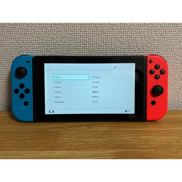 Nintendo Switch(ニンテンドースイッチ)のNintendo Switch スイッチ本体　ネオンブルー/ ネオンレッド エンタメ/ホビーのゲームソフト/ゲーム機本体(家庭用ゲーム機本体)の商品写真