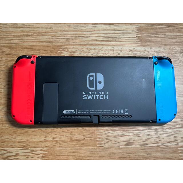 Nintendo Switch(ニンテンドースイッチ)のNintendo Switch スイッチ本体　ネオンブルー/ ネオンレッド エンタメ/ホビーのゲームソフト/ゲーム機本体(家庭用ゲーム機本体)の商品写真