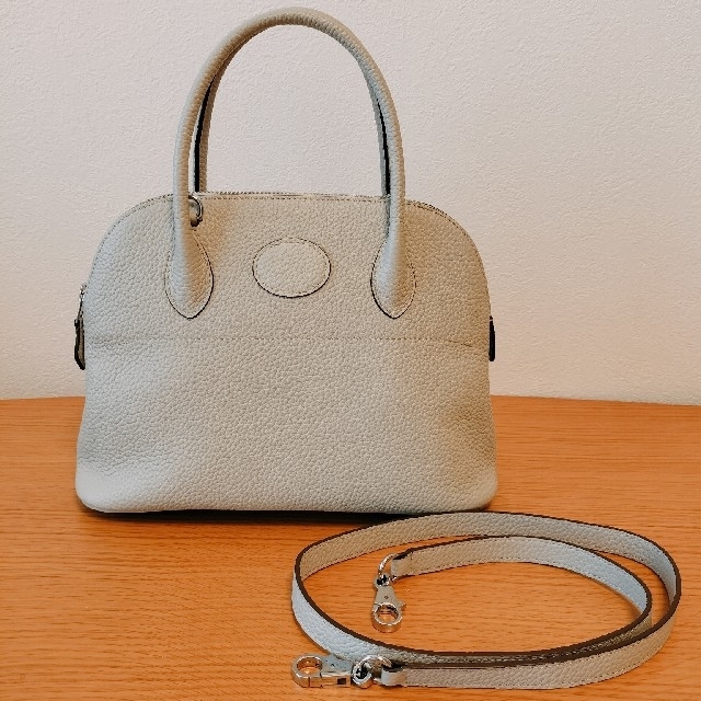 ブガッティタイプハンドバッグ　4U レディースのバッグ(ハンドバッグ)の商品写真