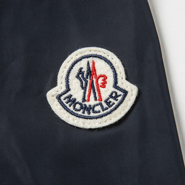 MONCLER(モンクレール)のMONCLER ナイロン パーカー Enet ジップジャケット レディースのトップス(パーカー)の商品写真