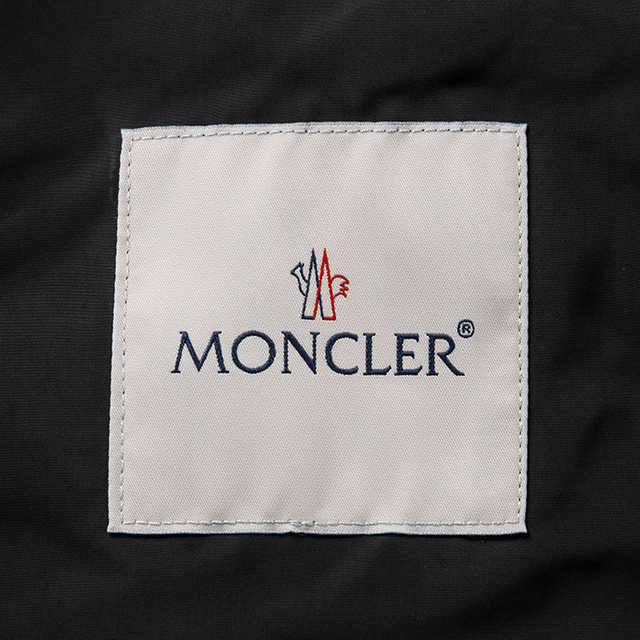 MONCLER(モンクレール)のMONCLER ナイロン パーカー Enet ジップジャケット レディースのトップス(パーカー)の商品写真