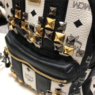 MCM リュック 白黒 モノクロ ストライプ