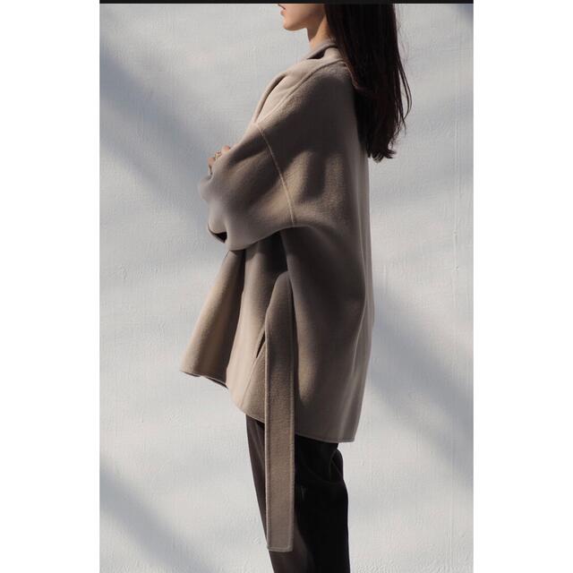 DEUXIEME CLASSE(ドゥーズィエムクラス)のNa.e Allure Coat グレージュ レディースのジャケット/アウター(ガウンコート)の商品写真