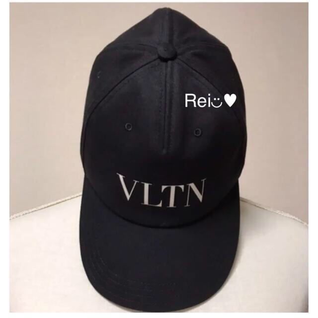 valentino garavani(ヴァレンティノガラヴァーニ)のVALENTINO  VLTN キャップ メンズの帽子(キャップ)の商品写真