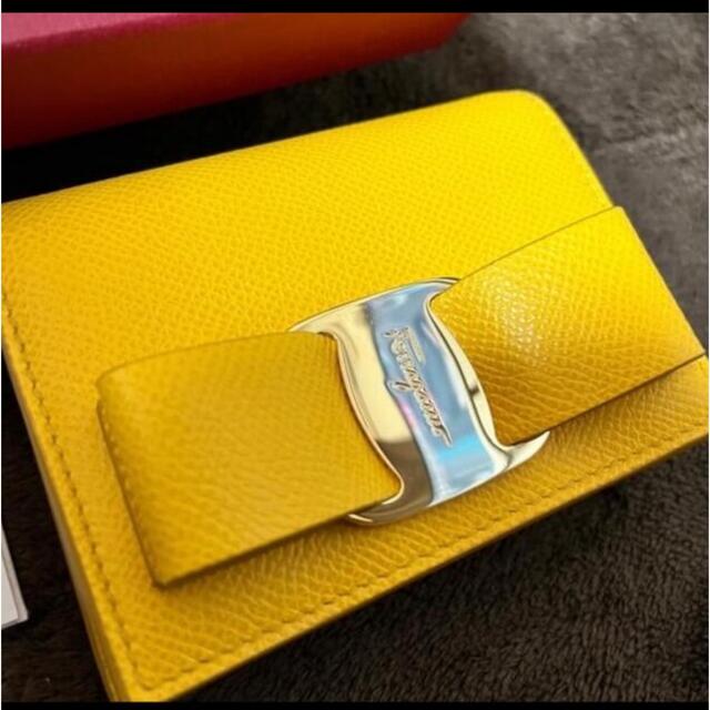 SalvatoreFerragamo フェラガモ　折り財布　イエロー　財布 レディースのファッション小物(財布)の商品写真