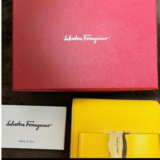 SalvatoreFerragamo フェラガモ　折り財布　イエロー　財布 レディースのファッション小物(財布)の商品写真