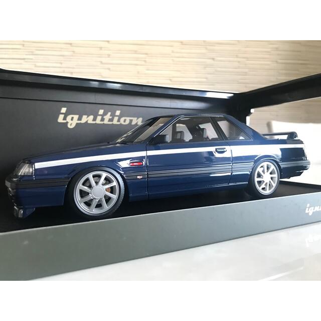 イグニッションモデル 1/18 スカイラインM30 (ブルーブラック) R31 エンタメ/ホビーのおもちゃ/ぬいぐるみ(ミニカー)の商品写真