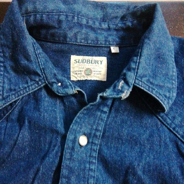 SUDBURY デニムシャツ 長袖シャツ 濃紺　フリー メンズのトップス(シャツ)の商品写真