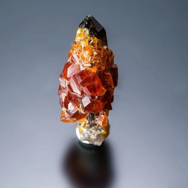 ガーネット中国 スペサルティン AB-617 天然石 原石 鉱物標本 鉱石 満礬柘榴石