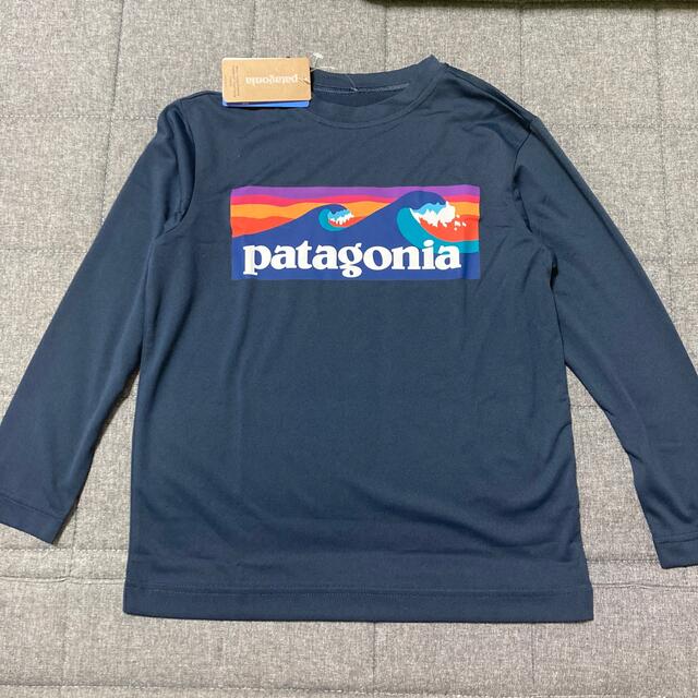 patagonia(パタゴニア)のパタゴニア  クールデイリー　Tシャツ　XS 5〜6 キッズ/ベビー/マタニティのキッズ服男の子用(90cm~)(Tシャツ/カットソー)の商品写真