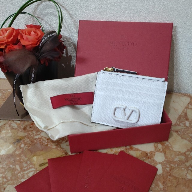 VALENTINO - ♥新品✖VALENTINO♥のカードケース、小銭入れの通販 by
