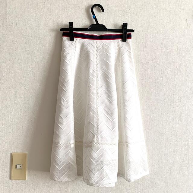 Apuweiser-riche(アプワイザーリッシェ)の美品‼︎ レーススカート  フレアスカート  ホワイト レディースのスカート(ひざ丈スカート)の商品写真