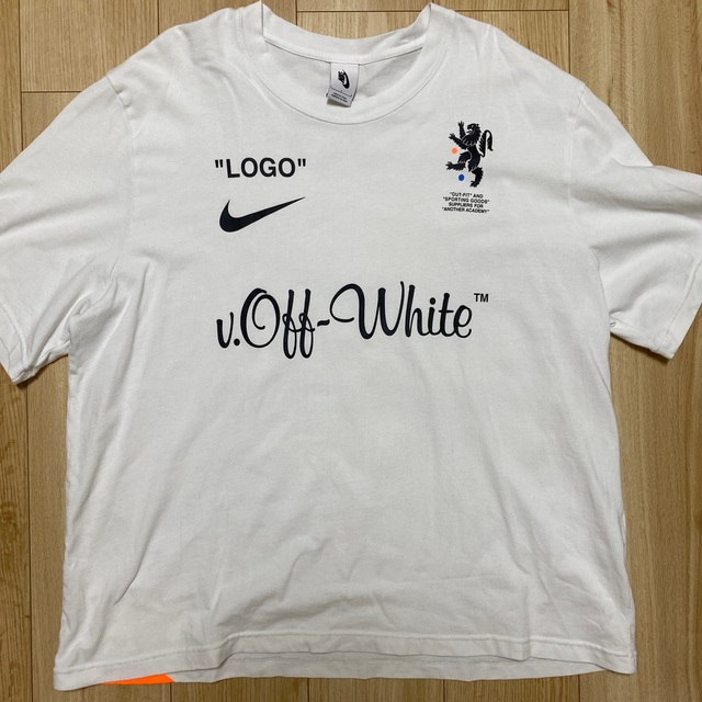 NIKE off-white Tシャツ