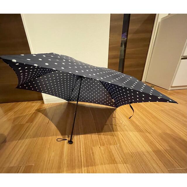 KiU(キウ)のkiu キウ 折りたたみ傘　晴雨兼用 超軽量 UVカット レディースのファッション小物(傘)の商品写真