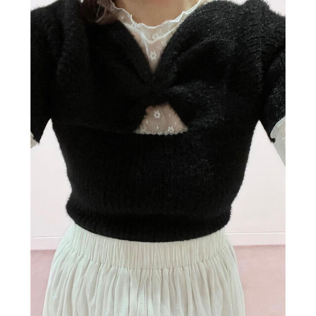 épine(エピヌ)のribbon brush knit(black) treaturself レディースのトップス(シャツ/ブラウス(半袖/袖なし))の商品写真