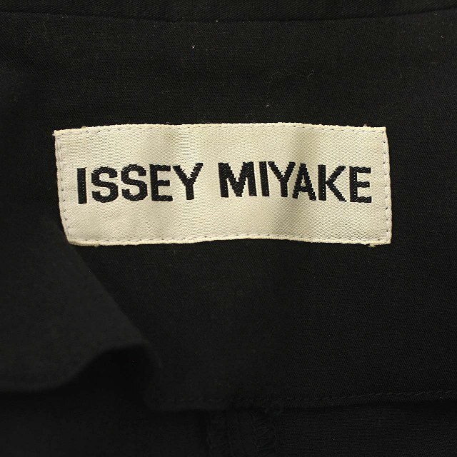 ISSEY MIYAKE(イッセイミヤケ)のイッセイミヤケ ISSEY MIYAKE ジャケット スタンドカラー L 黒 レディースのジャケット/アウター(その他)の商品写真