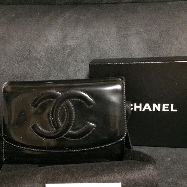 CHANEL(シャネル)のCHANELエナメルウォレット 黒 レディースのファッション小物(財布)の商品写真