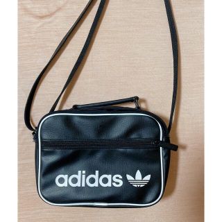 アディダス(adidas)のアディダス　ショルダーバッグ　黒(ショルダーバッグ)