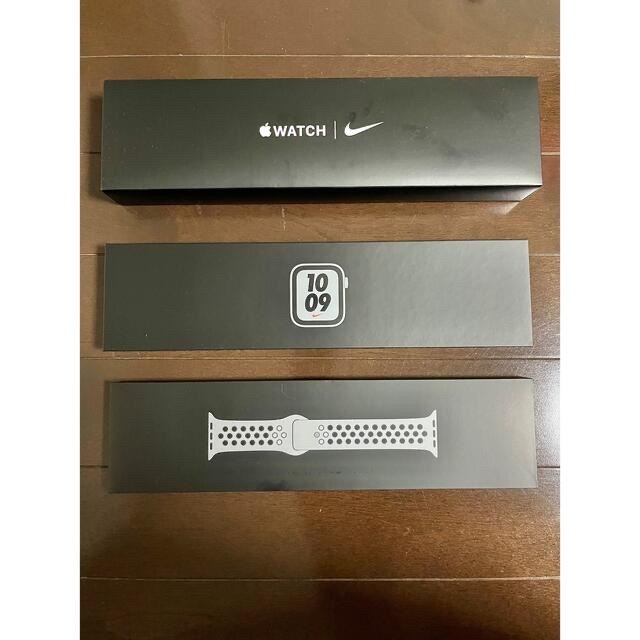 Apple Watch(アップルウォッチ)のApple Watch Nike SE 美品 箱あり スマホ/家電/カメラのスマートフォン/携帯電話(その他)の商品写真